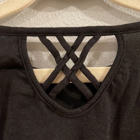 Old Navy softest tee with lattice detail, long sleeve T-shirt, M (8) - Picture 3 of 4